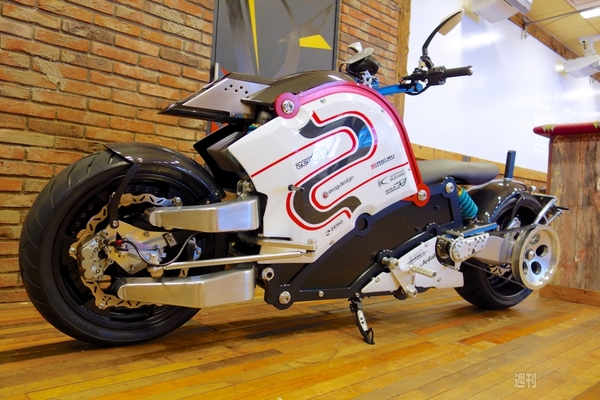 お値段8万円 情熱と下町の凄腕が生んだ電動akiraバイク Zecoo ゼクウ の作り方 週刊アスキー