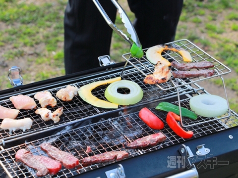 アタッシュケース型のBBQグリルで、電車でもお手軽バーベキュー - 週刊アスキー