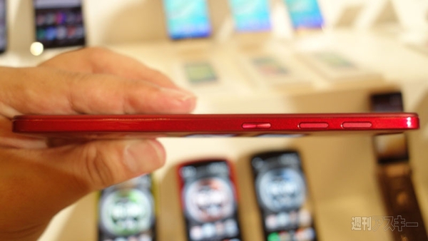 『HTC J butterfly HTV31』