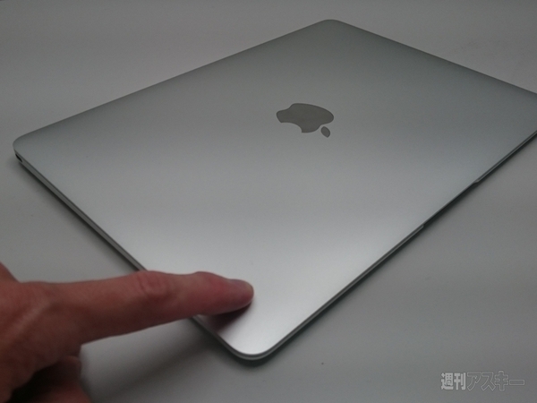 MacBook 12インチRetinaに強化ガラスを貼ってみた