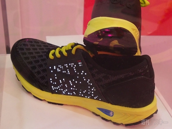 レノボ　スマートシューズ