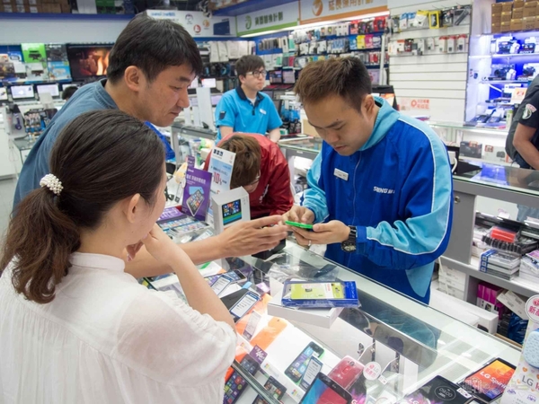 SIMフリースマホと海外弾丸の旅