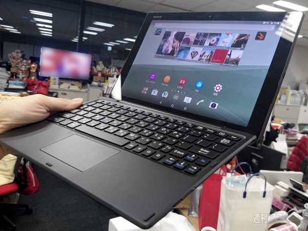 技適も専用キーボードも付いてくる『Xperia Z4 Tablet』香港向けSIM