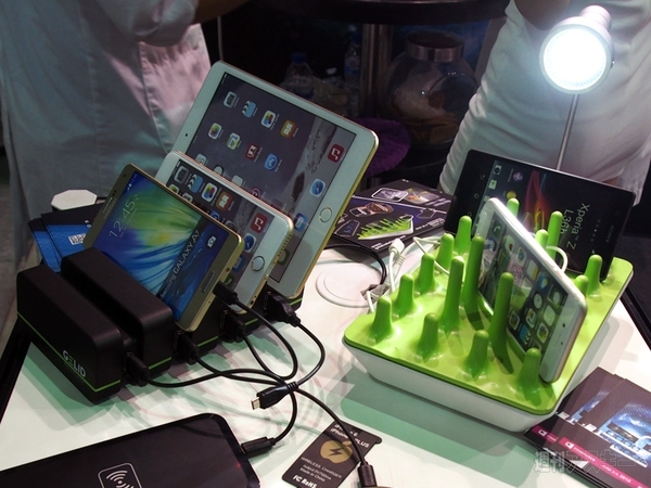 COMPUTEX スマホアクセサリー