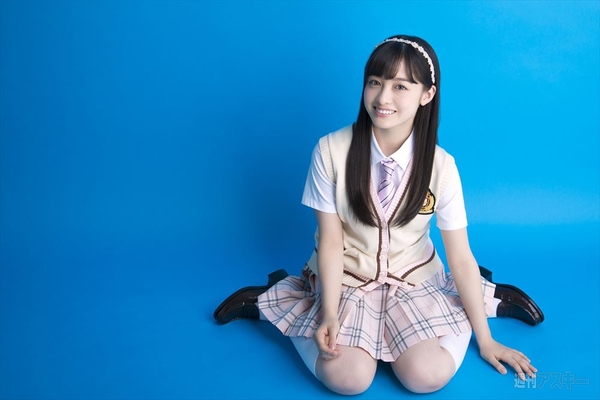 橋本環奈「最近女子力を上げようと思ってるんです」｜表紙の人