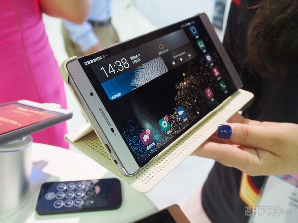 Huawei P8シリーズ　CommunicAsia 2015
