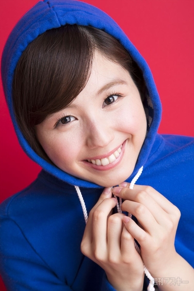 小池伊奈「なるべく早く結婚したいんです!」｜表紙の人