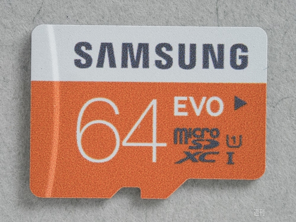 microSDカードで内蔵ストレージを強化