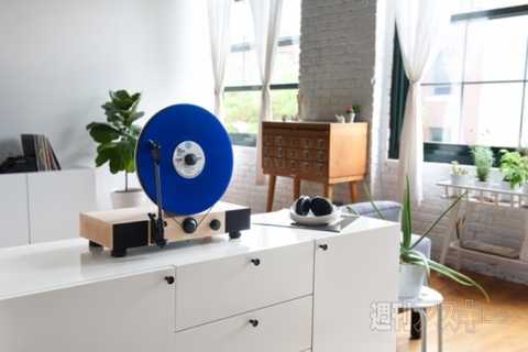 Floating Record Vertical Turntable by Gramovox