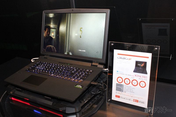 紗倉まなさんがピッチリ衣装で登場!?ユニットコム新ゲーミングブランド“LEVEL∞”発表会