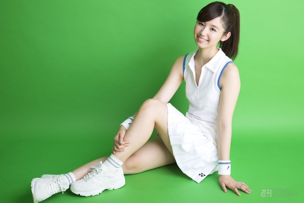 小池里奈「坂本監督と出会ってから自分が戦う羽目になりました(笑)」｜表紙の人