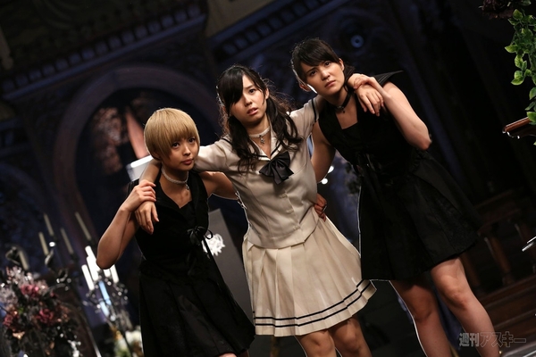 小池里奈「坂本監督と出会ってから自分が戦う羽目になりました(笑)」｜表紙の人