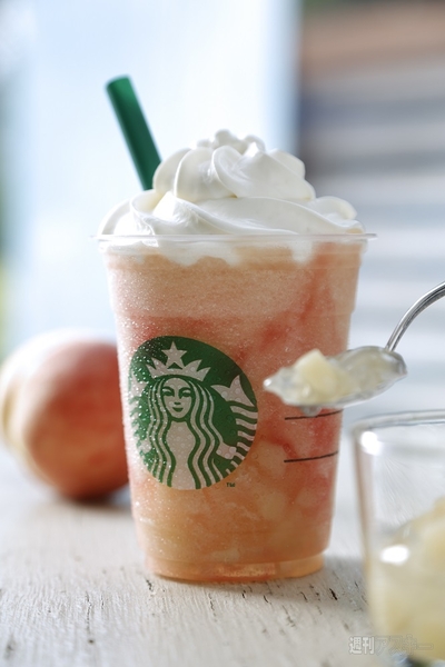 スターバックスで桃づくしの『ピーチ イン ピーチ フラペチーノ』