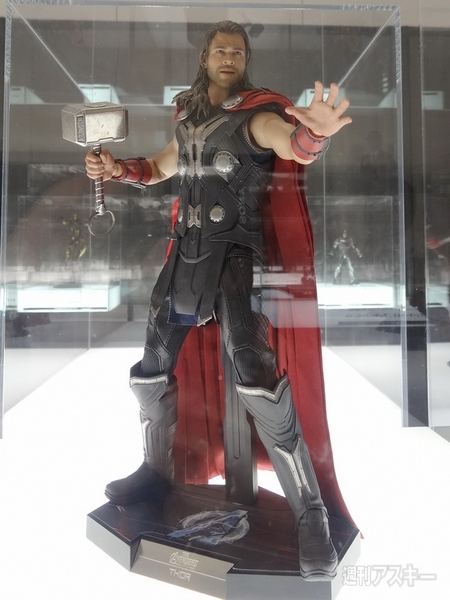 アベンジャーズ200％ホットトイズ