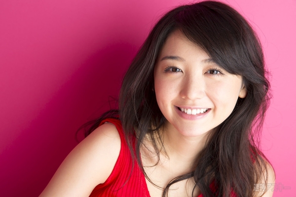 おのののか「今どきの女子高生を研究するために妹の友達を観察したりしました」｜表紙の人