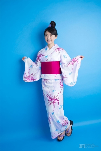 おのののか「夏はイカ焼きと ビールと野球ですよね」｜表紙の人