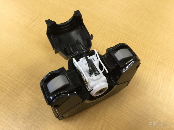 こいつは難しい!だがそれがいい 世界最小カメラ付きラジコンヘリ『ナノファルコン デジカム』