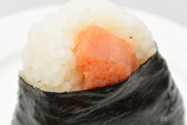 ローソンの「てっぺん盛り」おにぎりが