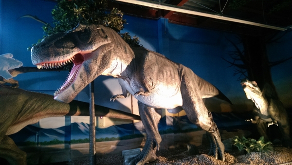 超カッコイイ 恐竜が目の前で動く太古レストラン ダイナソー 神奈川にオープン 週刊アスキー