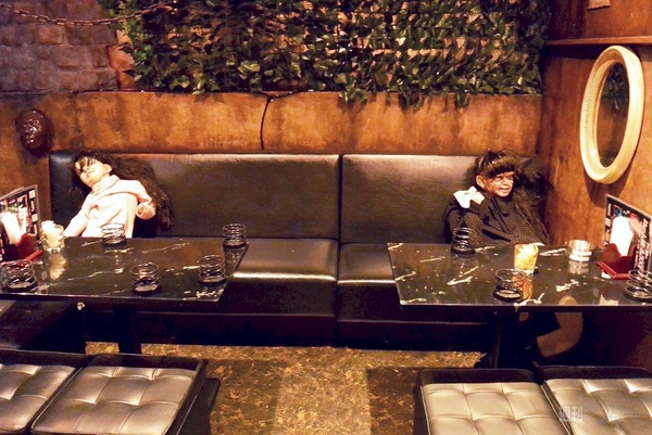 怪談ライブバー「スリラーナイト」