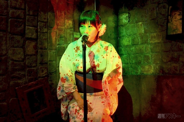 怪談ライブバー「スリラーナイト」