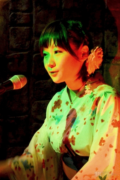 怪談ライブバー「スリラーナイト」