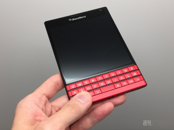 BlackBerryにシャア専用Passport：週間リスキー