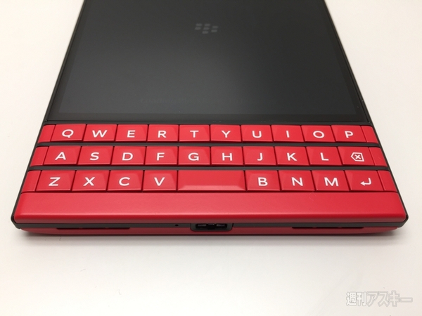 BlackBerryにシャア専用Passport：週間リスキー