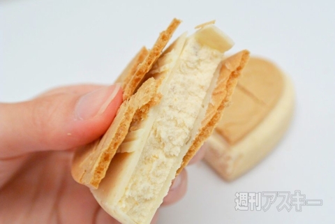 ハーゲンダッツ「マロングラッセ」のクリスピーサンド