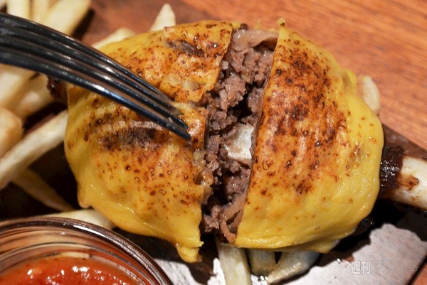 黄金マンガ肉カフェ