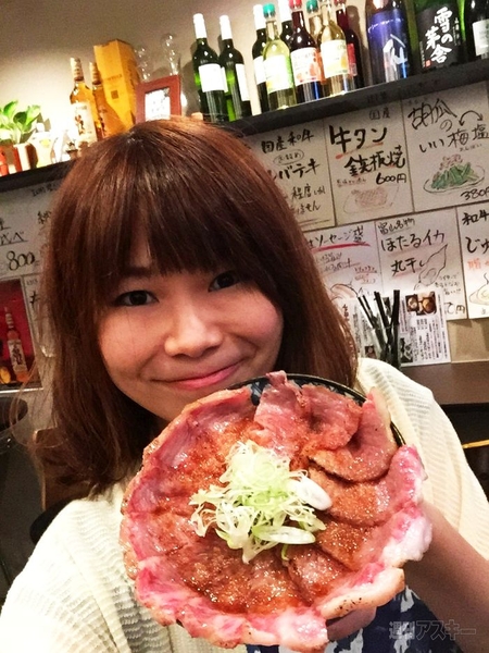 はみでる黒毛和牛カルビ丼