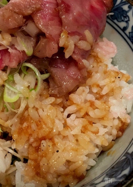 はみでる黒毛和牛カルビ丼