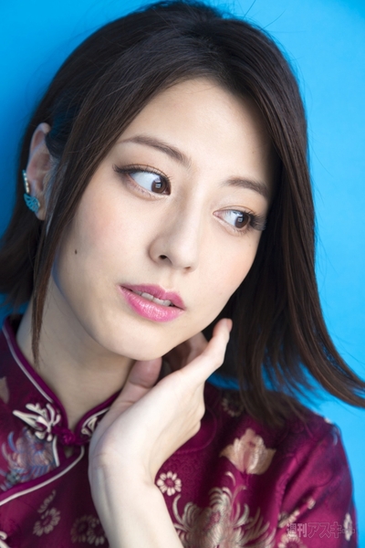 杉本有美、チャイナドレス「想像してたより良かったです（笑）」｜表紙の人