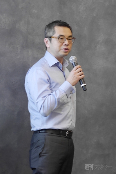 Shure、世界初のコンデンサー式イヤフォン