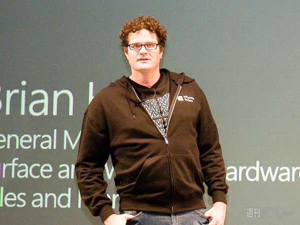 「Surface Pro 4」が11月12日に日本発売 -「Surface Book」は2016年