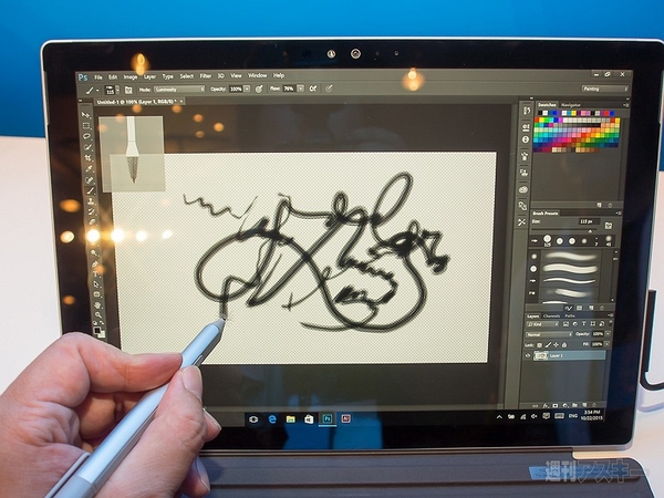 「Surface Pro 4」が11月12日に日本発売 -「Surface Book」は2016年