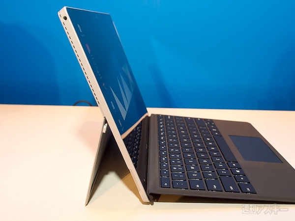 「Surface Pro 4」が11月12日に日本発売 -「Surface Book」は2016年