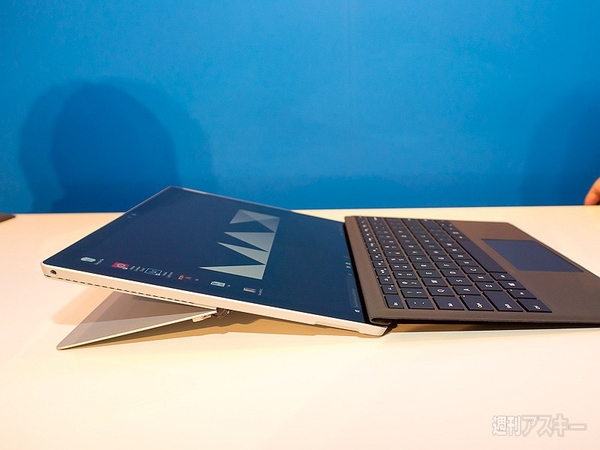 「Surface Pro 4」が11月12日に日本発売 -「Surface Book」は2016年