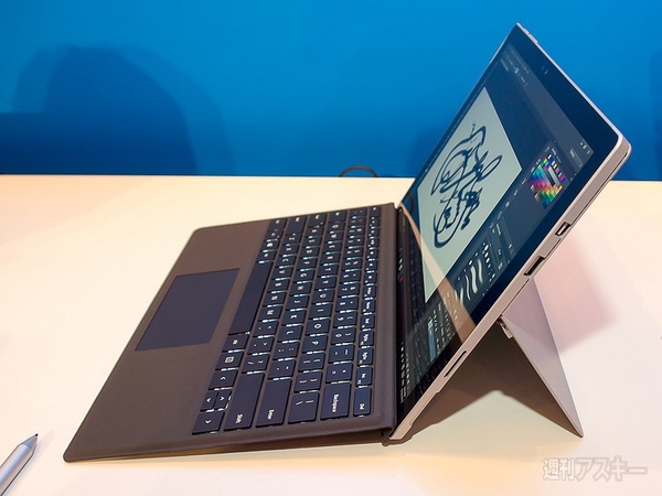 「Surface Pro 4」が11月12日に日本発売 -「Surface Book」は2016年