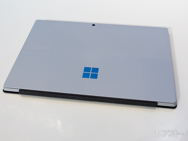「Surface Pro 4」が11月12日に日本発売 -「Surface Book」は2016年