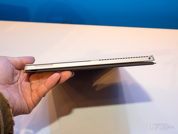 「Surface Pro 4」が11月12日に日本発売 -「Surface Book」は2016年