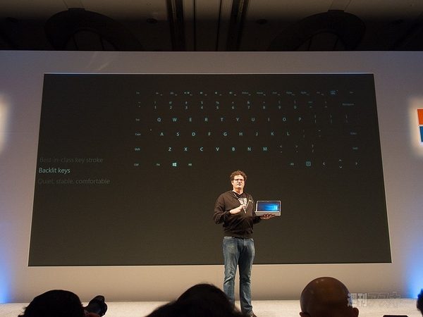 「Surface Pro 4」が11月12日に日本発売 -「Surface Book」は2016年
