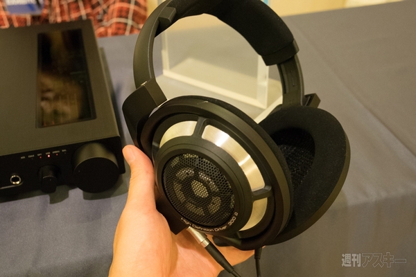 ヘッドフォン