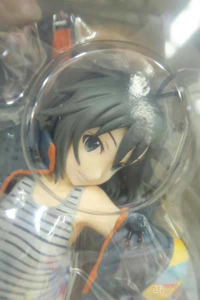 バニースタイルで「小鳥遊六花」「永塚紗季」が登場！