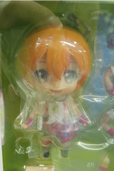 バニースタイルで「小鳥遊六花」「永塚紗季」が登場！