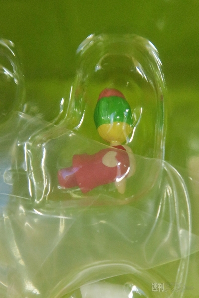 バニースタイルで「小鳥遊六花」「永塚紗季」が登場！