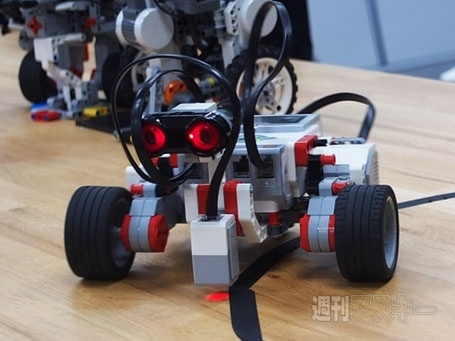 小学生向けにロボット×クラウド教育 レゴとマイクロソフト連携によるIT人材育成が始動