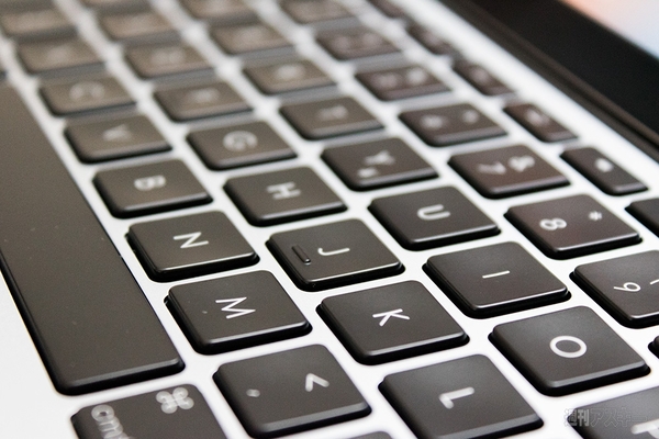 iPad ProがMacBookに変身!? 純正よりも安い専用キーボードの使い勝手
