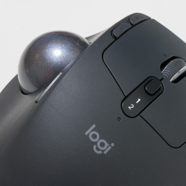 思わずマウス離れしそうになる、無線トラックボール「MX ERGO」にベタ