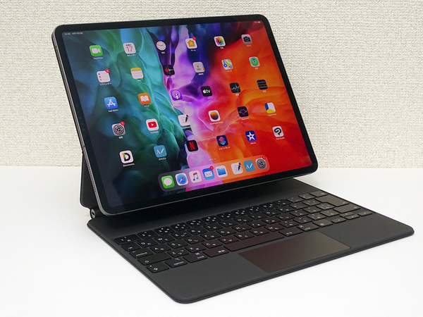 iPad Pro 11 2020本体 Magic Keyboard付